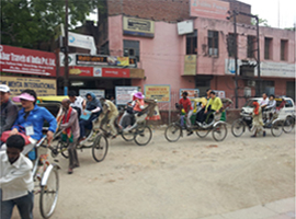 호텔 PADISSON에서 갠지스강으로 가는 릭샤 투어 두번째 사진